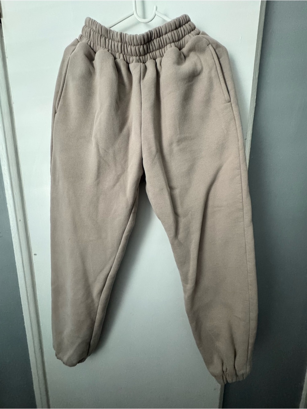 Comfrt Travel Essentials Sweatpants. Color Bark. Size Small.
